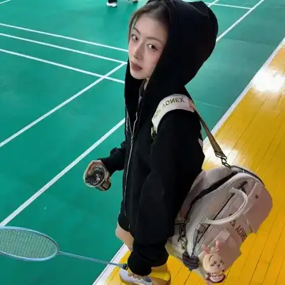 罗民诗